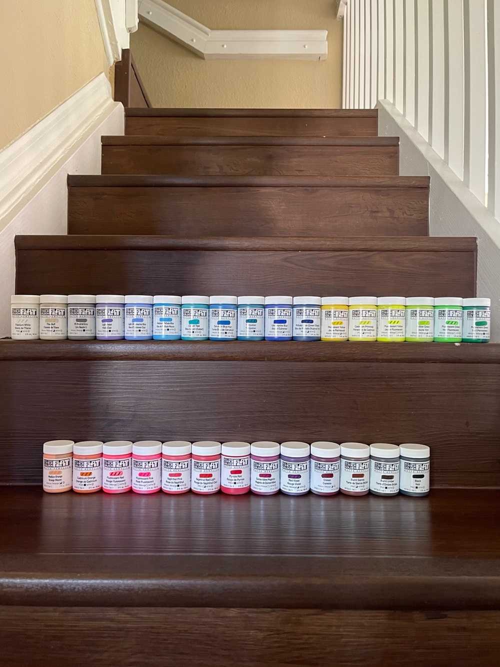 Golden: Multicolor So Flat Matte Acrylics Bundle (30 Paints)